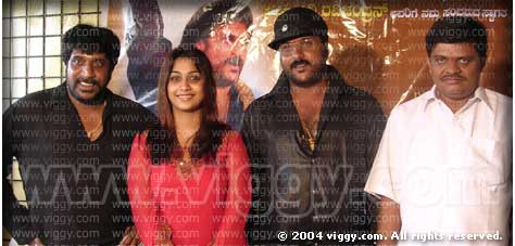 Om Prakash Rao, Rakshita, Ravichandran and producer Bairegowda