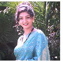 Prashanti in film Monda