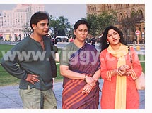 Naveen Mayur, Geeta and Lakshmi Gopalaswamy in film Poorvapara